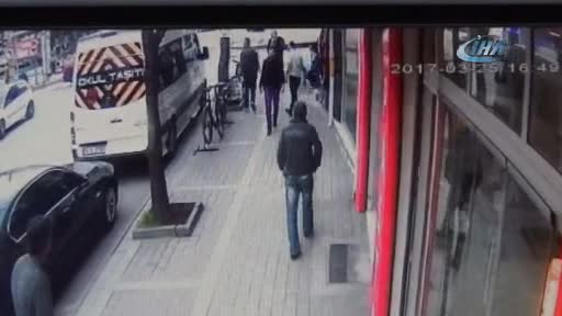 Bursa'da cadde ortasındaki dehşet dakikaları kamerada!