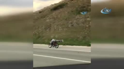Bursa'da 120 kilometre hızla giden genç faciaya davetiye çıkardı