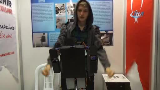 Liseli gençlerin ürettiği insansı robot Bursa'da sergileniyor