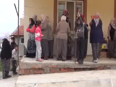 Ortaokul öğrencisi besihanede asılı bulundu