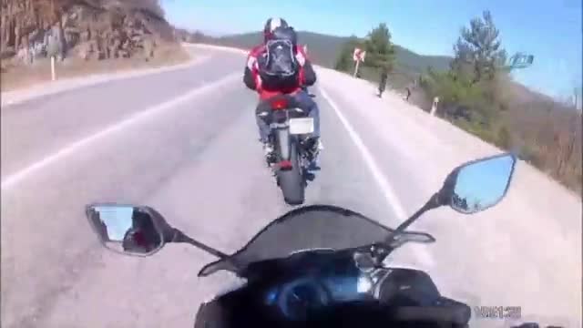 Motosiklet kazası kask kamerasında