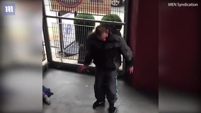 Sokak ortasında korkutan anlar! Donup kaldılar...
