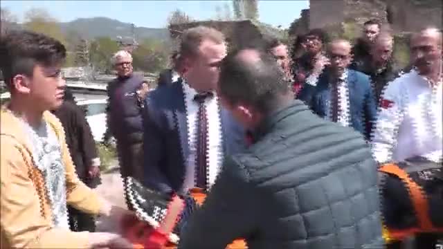CHP Bursa Milletvekili İrgil yaralı gence müdahale etti