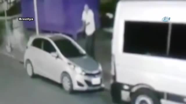 Yanlış adama çatan gaspçı hayatından oldu