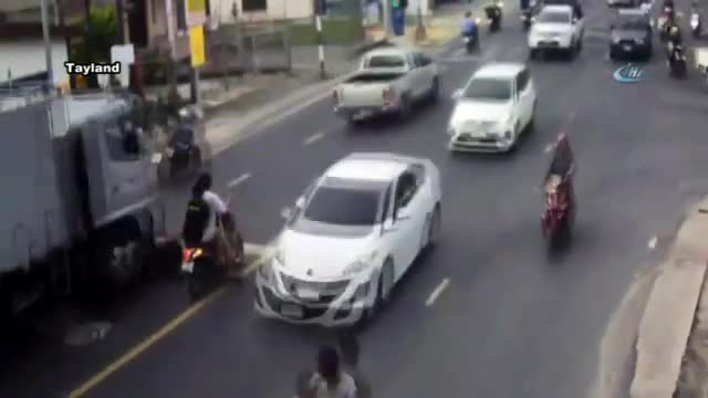 Çöp kamyonunun ezdiği kadın olay yerinde can verdi