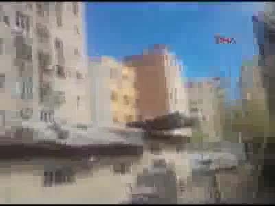 Patlamanın ardından olay yerinde dev çukur oluştu