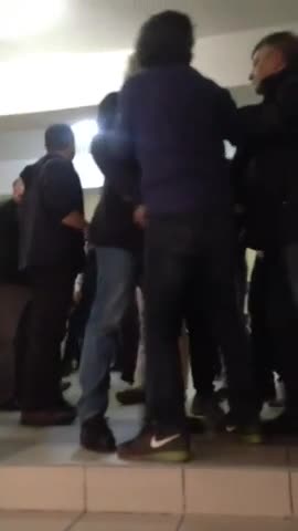 "Hayır" oyu vereceğini açıklayan gazeteciye saldırı
