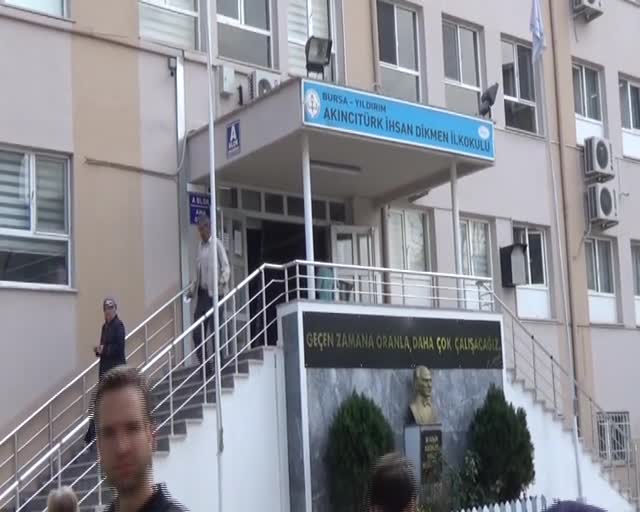 Bursa Yıldırım Belediye Başkanı Edebali oyunu kullandı
