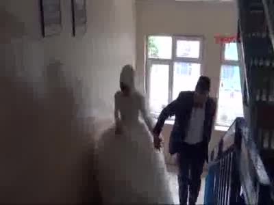 Bursa'da gelin ve damat sandık başında