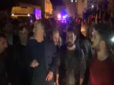 Mahalleli ile Suriyeliler arasında taşlı sopalı kavga!