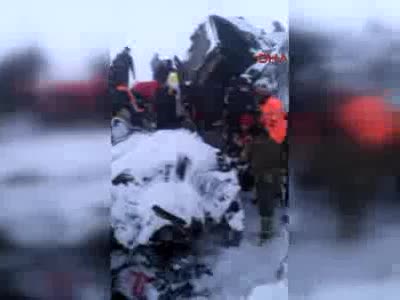 Tunceli'de enkazda arama kurtarma çalışmaları