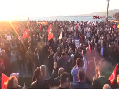 İzmir'de YSK'ya hayır protestosu