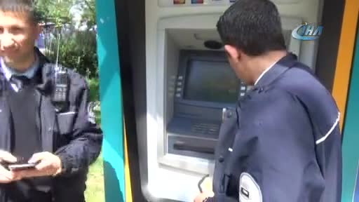 Bursa'da banka ATM'sinde düzenek iddiası polisi alarma geçirdi