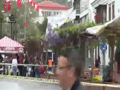 Şüpheli çantaya rağmen lokma sırasından çıkmak istemediler