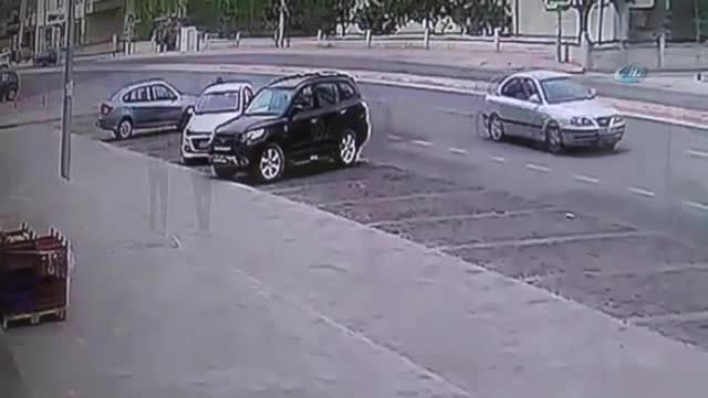Sokak ortasında kurşun yağdırdı: Cinayet anı kamerada