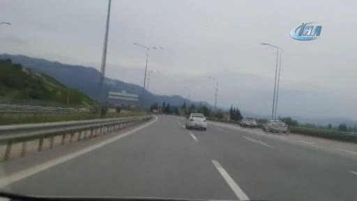 Bursa'da hız tutkunu motosikletçilerin tehlikeli yolculuğu