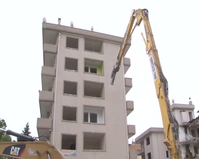 Bursa'daki Çamlık Sitesi'nde dönüşüm başladı