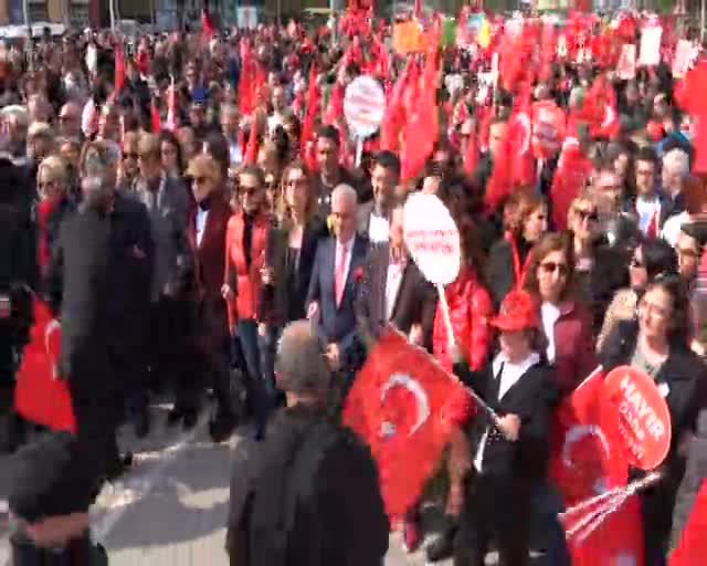 Bursa Nilüfer'de binler ulusal egemenlik için yürüdü