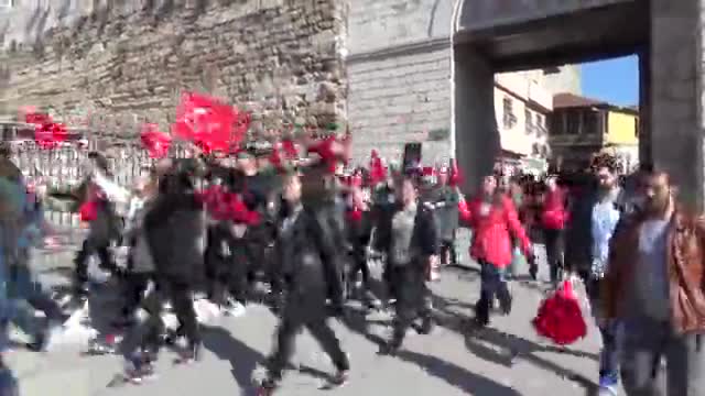 Bursalı gençler 57. Alay'a vefa için yürüdü
