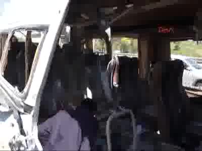 Üniversite servisinde patlama: Yaralı öğrenciler var - 2