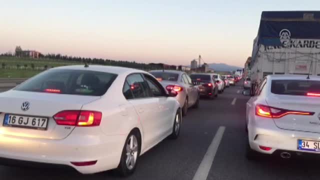 Bursa-İzmir karayolunda tatil yoğunluğu