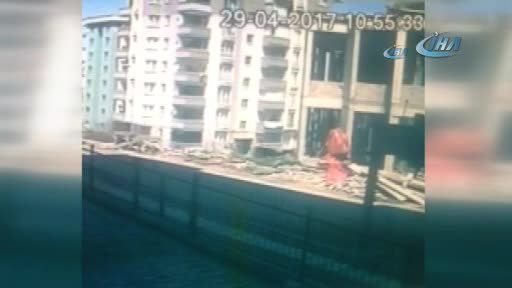 Samsun'daki caminin çökme anı kamerada