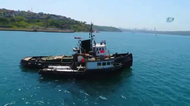 İstanbul Boğazında batan barç havadan görüntülendi
