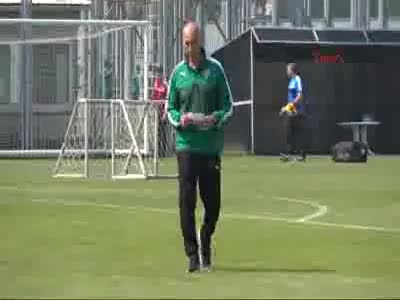 Adnan Örnek: "Bu savaşın içinde olmayacak olan varsa kapı açık"