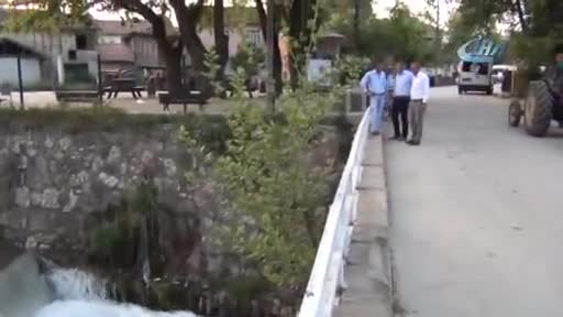 Bursa'da dereye düşen 2 kişi son anda kurtarıldı