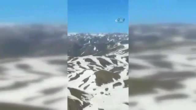 Mehmetçik Kato'ya bayrağı böyle astı