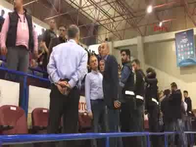 Fenerbahçe Başkanı Aziz Yıldırım, Işık Eyigüngör'e tokat attı