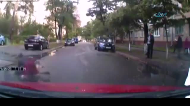 Kornadan korkup yere kapaklandı