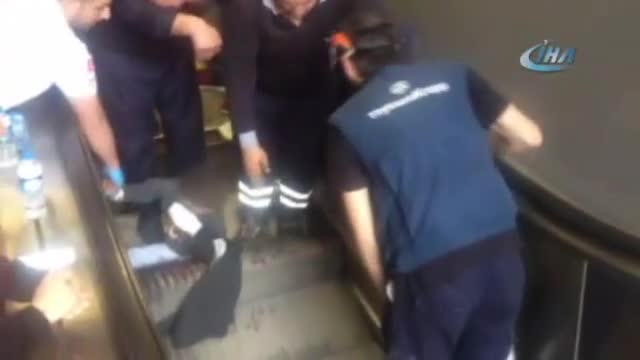 Metro durağında yürekleri ağızlara getiren olay