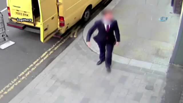 Londra'da motosikletli kapkaç