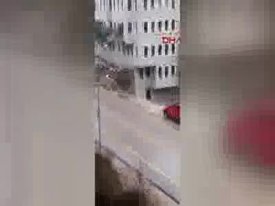 Ali Ağaoğlu'nun Bursa Uludağ'daki otelinin kaçak bölümleri yıkılıyor