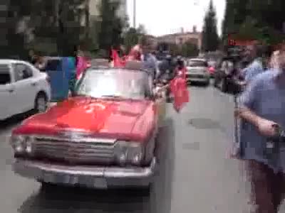 Şehit oğlunun sünnet düğünü için bin araçlık konvoy