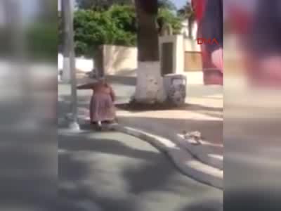 Bodrum'da yaşlı kadının Atatürk sevgisi duygulandırdı