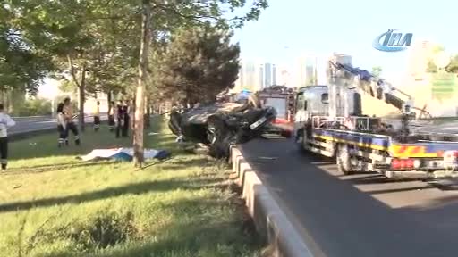 Hurdaya dönen otomobilde sıkışan sürücü hayatını kaybetti