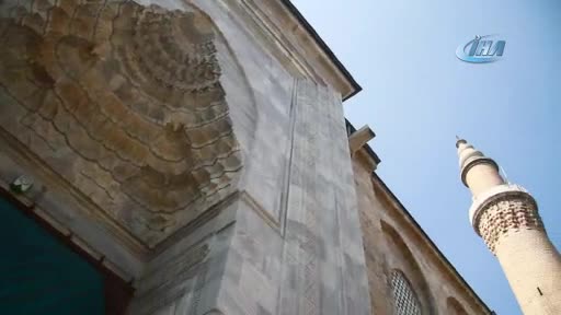 Bursa'da tarihi Ulucami'ye mahyalar asılıyor