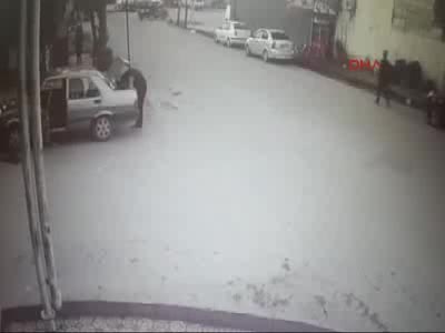 Otomobilin LPG tankı böyle patladı: 1 yaralı