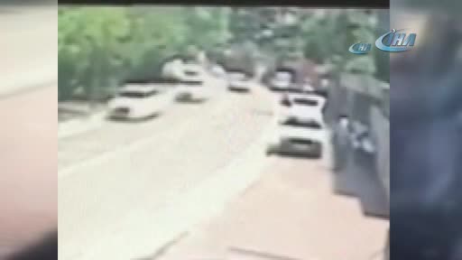 Bursa Çekirge'de feci kaza! Dükkanlara daldı...