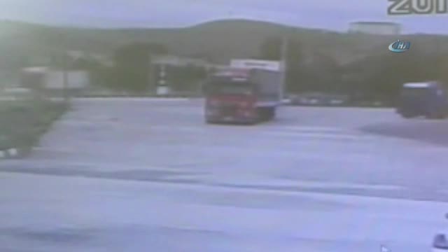 3 kişinin öldüğü kaza güvenlik kamerasında