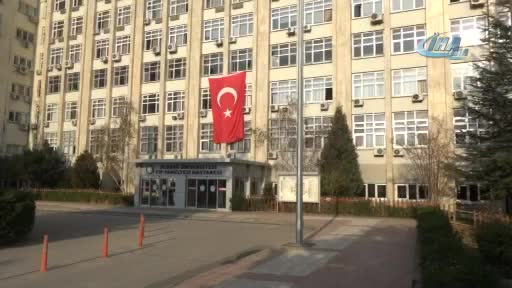 Bursa'da boğazına çatal saplanan kız taburcu oldu