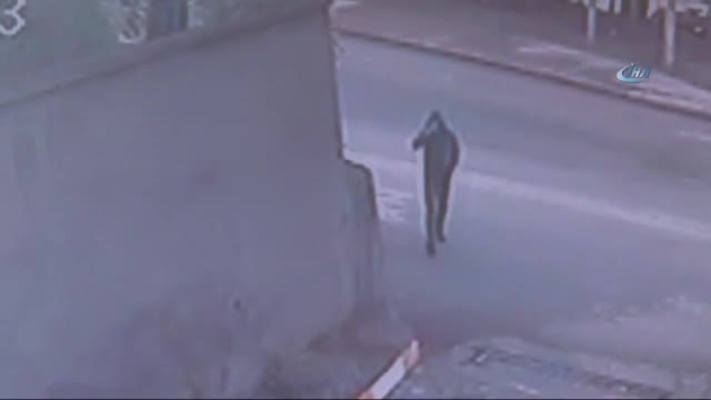 Bağış parasını çalan hırsız kamerada