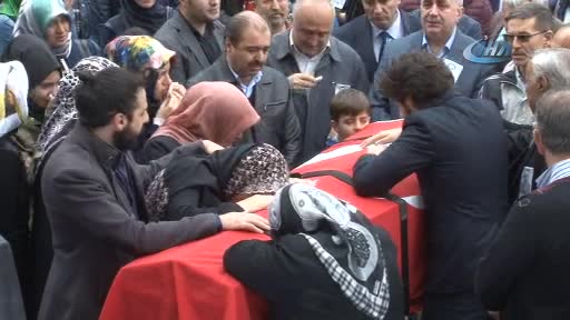 Bursa'da kalp krizi geçiren öğretim üyesi son yolculuğuna uğurlandı