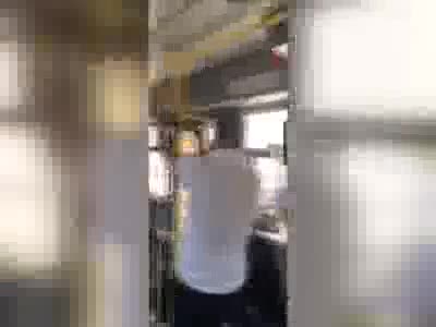 Şoförün kadının üzerine yürüdüğü görüntüler tepki çekti