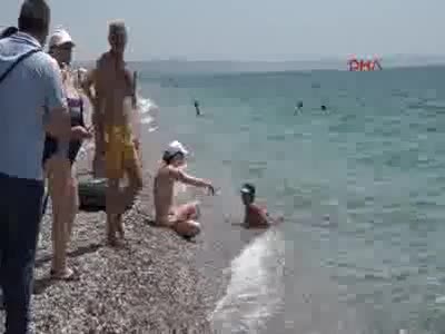 Rus turist sudan çıkmayınca ortalık karıştı