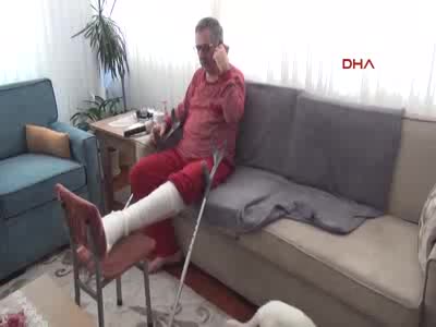Kediye tekme atan çocuğu uyarınca, saldırıya uğradı