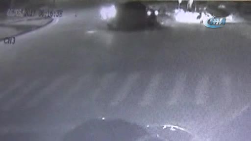 Bursa'da otomobille çarpışan motosikletteki 2 Suriyeli yaralandı - 2