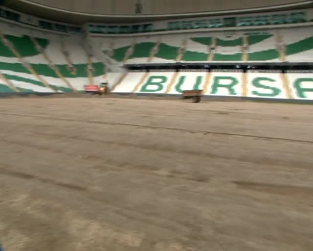Bursa'da stadın zemini yenileniyor
